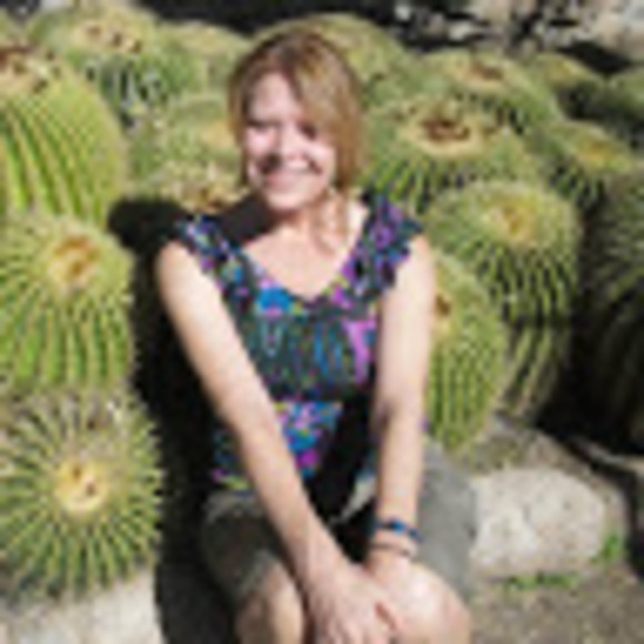 Meet your Posher, Gwen - Picture 1 of 1